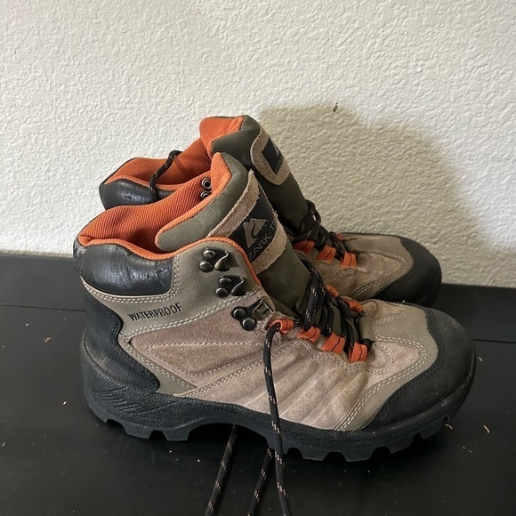 Ozark Trail Waterproof Hiking Boots
Men's Size 7.5 - Picture 1 of 7